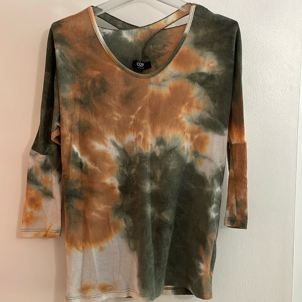 Coin1804‎ small tie-dye 3/4 sleeve top with cross back